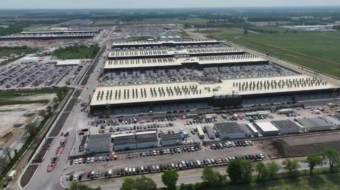 壮观！亚马逊在建巨型数据中心曝光，占地5km²，4000工人参建