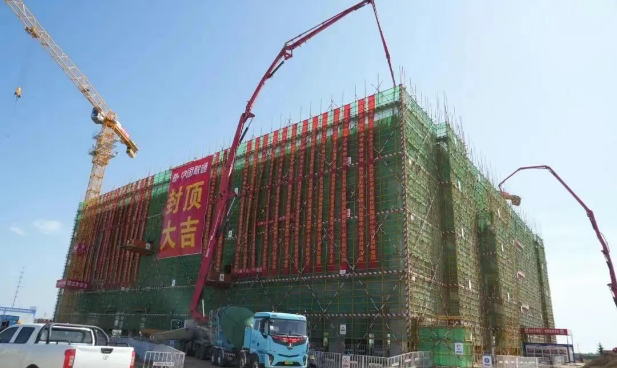 庆阳联通数据中心项目主体封顶,首期建设2栋智算中心,可提供6万P算力服务!