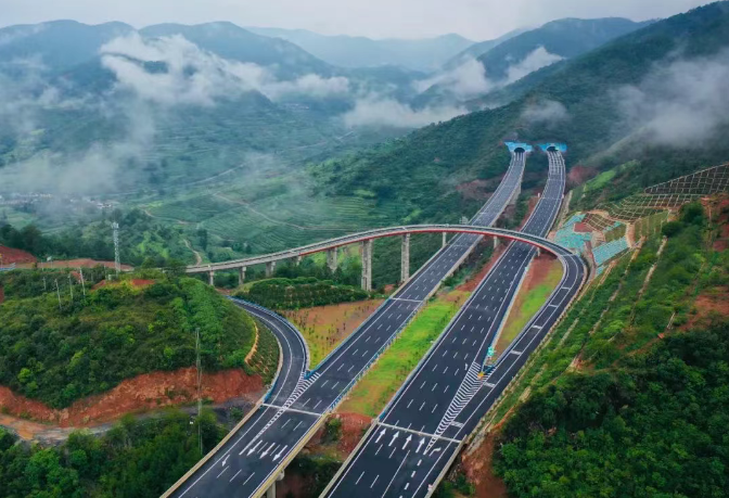 产业的尽头是AI，云南交投智算中心让智慧交通跑出加速度