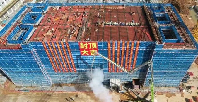 珑腾凉山州AI数据中心项目（一期）D01数据中心主体结构全面封顶