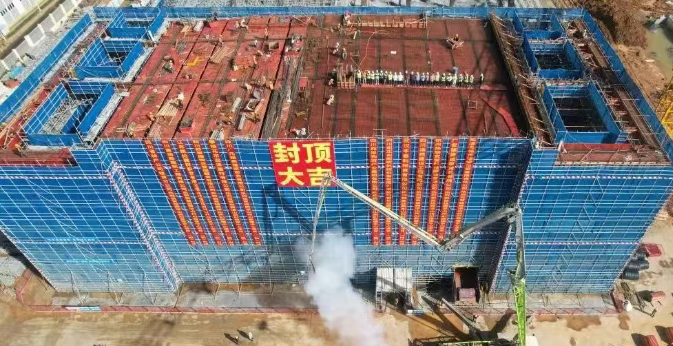 4万P，珑腾凉山州AI数据中心项目（一期）D01数据中心主体结构全面封顶